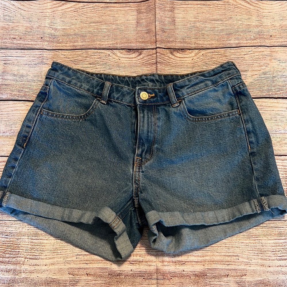 Like new H&M Jean shorts